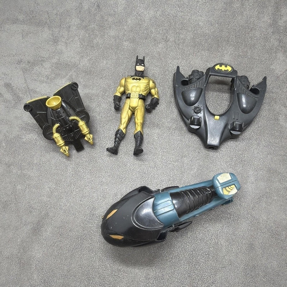 Vintage Kenner The Dark Knight Collection Batman Action Figure & Parts Lot